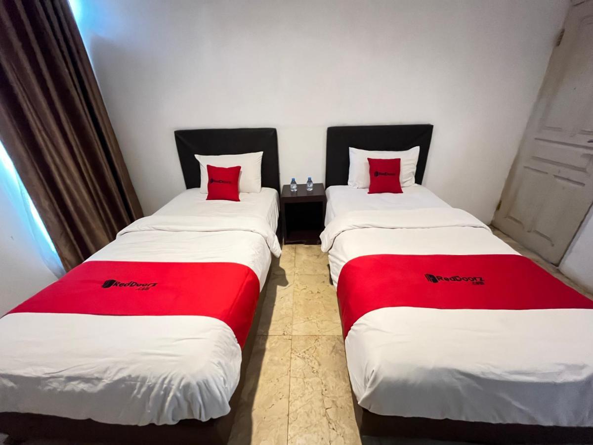 Reddoorz Near Kantor Walikota Manado Luaran gambar