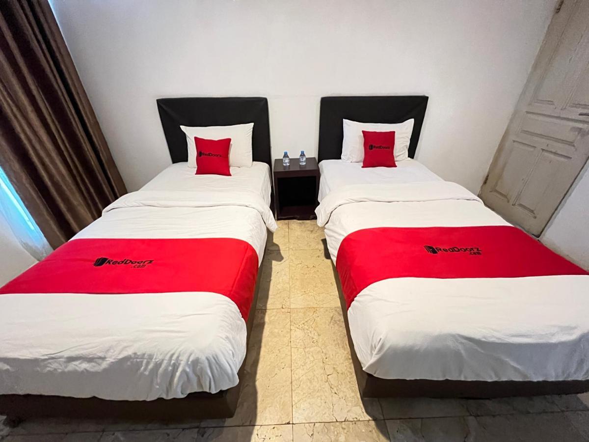 Reddoorz Near Kantor Walikota Manado Luaran gambar